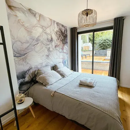 Appartement L'imprévue, Standing Et Jardin Au Pied De Notre-dame