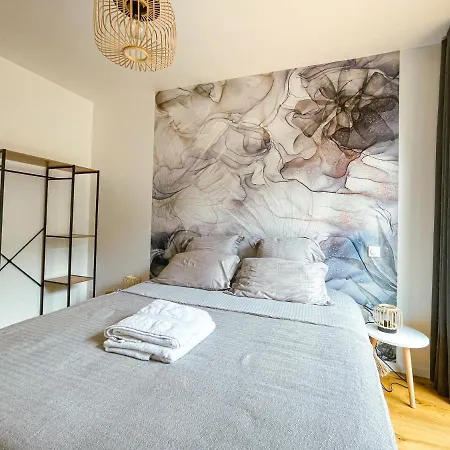 Appartement L'imprévue, Standing Et Jardin Au Pied De Notre-dame *