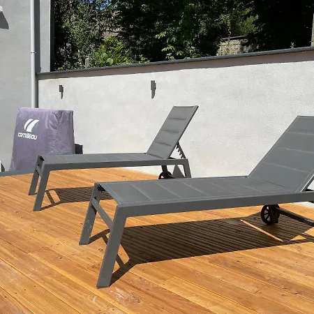 L'imprévue, Standing Et Jardin Au Pied De Notre-dame