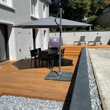 L'imprévue, Standing Et Jardin Au Pied De Notre-dame